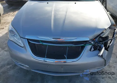 2014 Chrysler 200 Lx z USA, uszkodzony, nr VIN 1C3CCBAG0EN171969